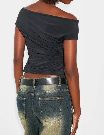 Top PRETTYLITTLETHING, negru