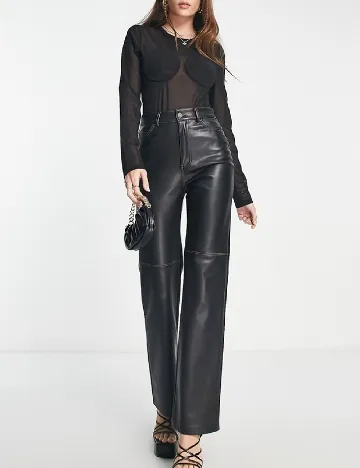 Body & other stories, negru Negru