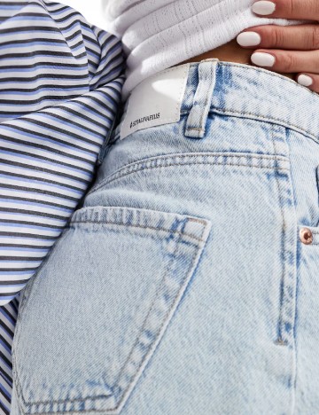Pantaloni scurti Stradivarius, albastru