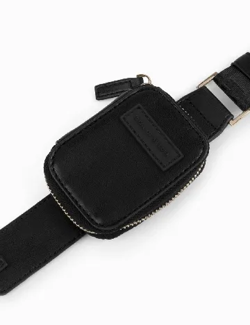 Husa iPhone IDEAL OF SWEDEN, negru Negru