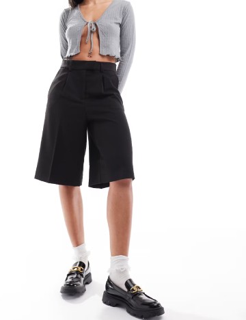 Pantaloni scurti Stradivarius, negru