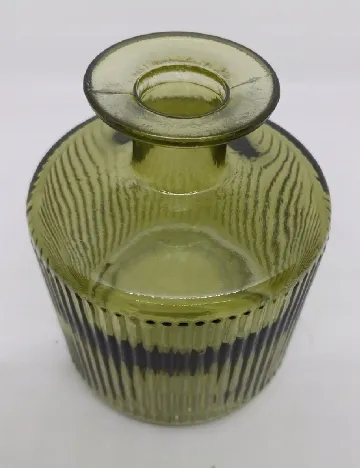 Vaza mica de sticla, verde Verde