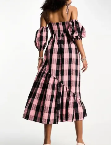 Rochie medie COLLUSION, negru/roz Roz
