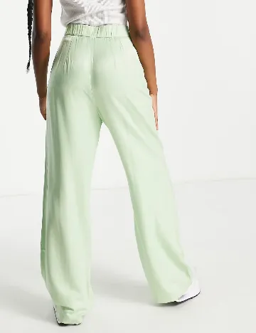 Pantaloni Stradivarius, verde Verde