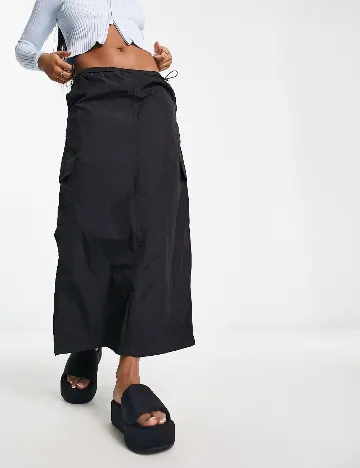 Fusta Stradivarius, negru Negru