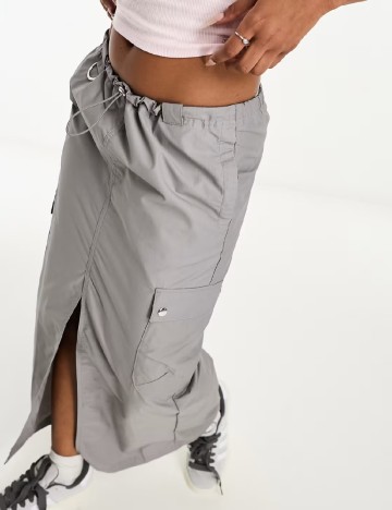 Fusta Stradivarius, gri