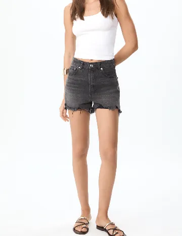 Pantaloni scurti Stradivarius, gri inchis Gri