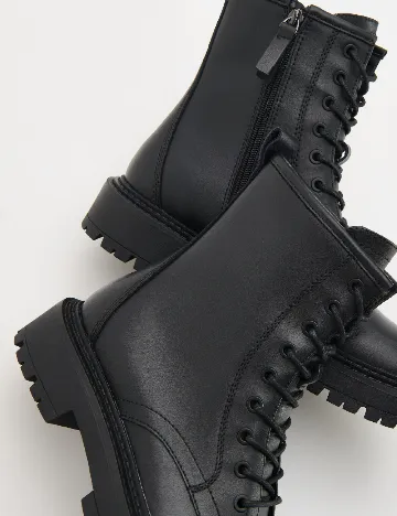 Ghete Reserved, negru Negru