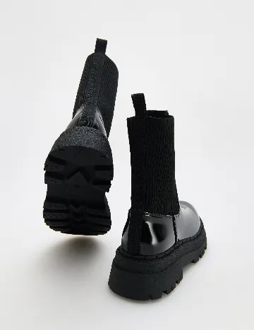Ghete Reserved, negru Negru