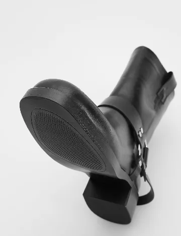 Ghete Reserved, negru Negru