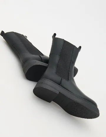 Ghete Reserved, negru Negru
