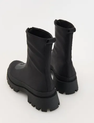 Ghete Reserved, negru Negru