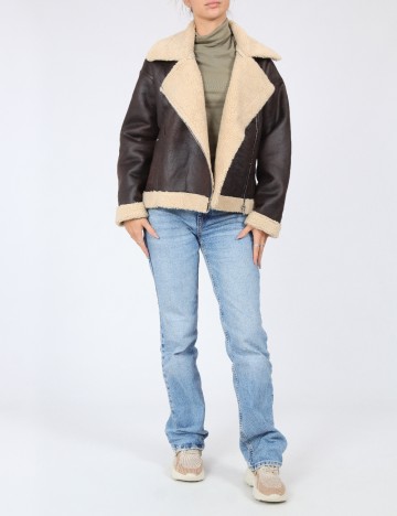 Jacheta Bershka, maro
