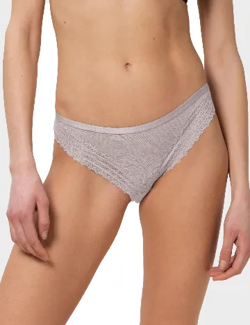Chilot Triumph, gri Gri