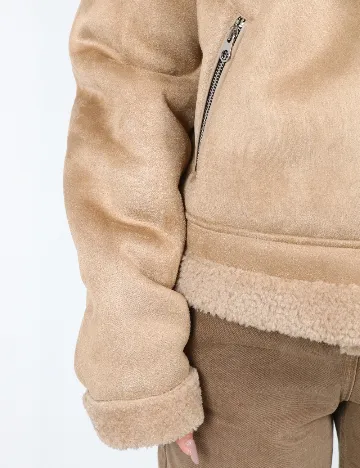 Jacheta Stradivarius, crem Crem