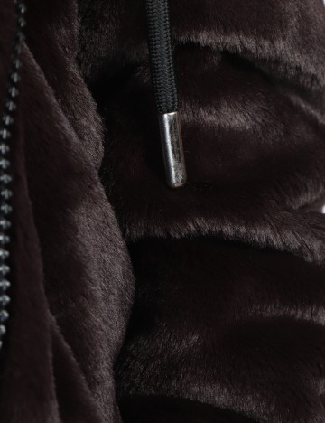 Jacheta Stradivarius, maro inchis