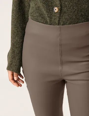 Pantaloni Soaked In Luxury, kaki Maro