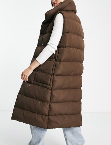 Vesta Threadbare, maro