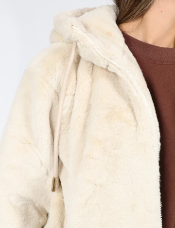 Jacheta Stradivarius, bej Crem