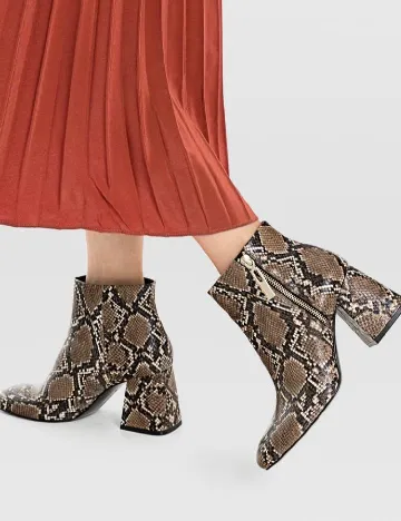 Botine Stradivarius, imprimeu sarpe Animal print