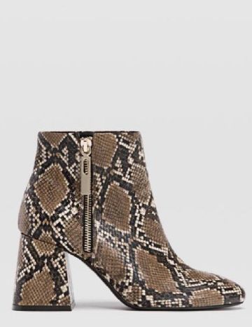 Botine Stradivarius, imprimeu sarpe