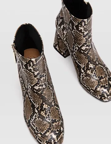 Botine Stradivarius, imprimeu sarpe Animal print