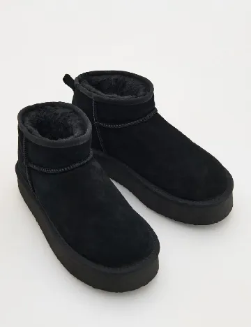 Ghete Reserved, negru Negru