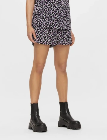 Pantaloni scurti Pieces, floral
